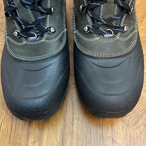 NWOT size 12 Eddie Bauer Snowfoil Boots waterproof - Picture 3 of 13